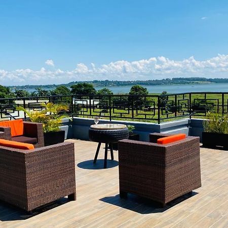 Nimaro Courts Hotel Entebbe Luaran gambar