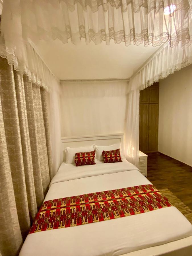 Nimaro Courts Hotel Entebbe Luaran gambar