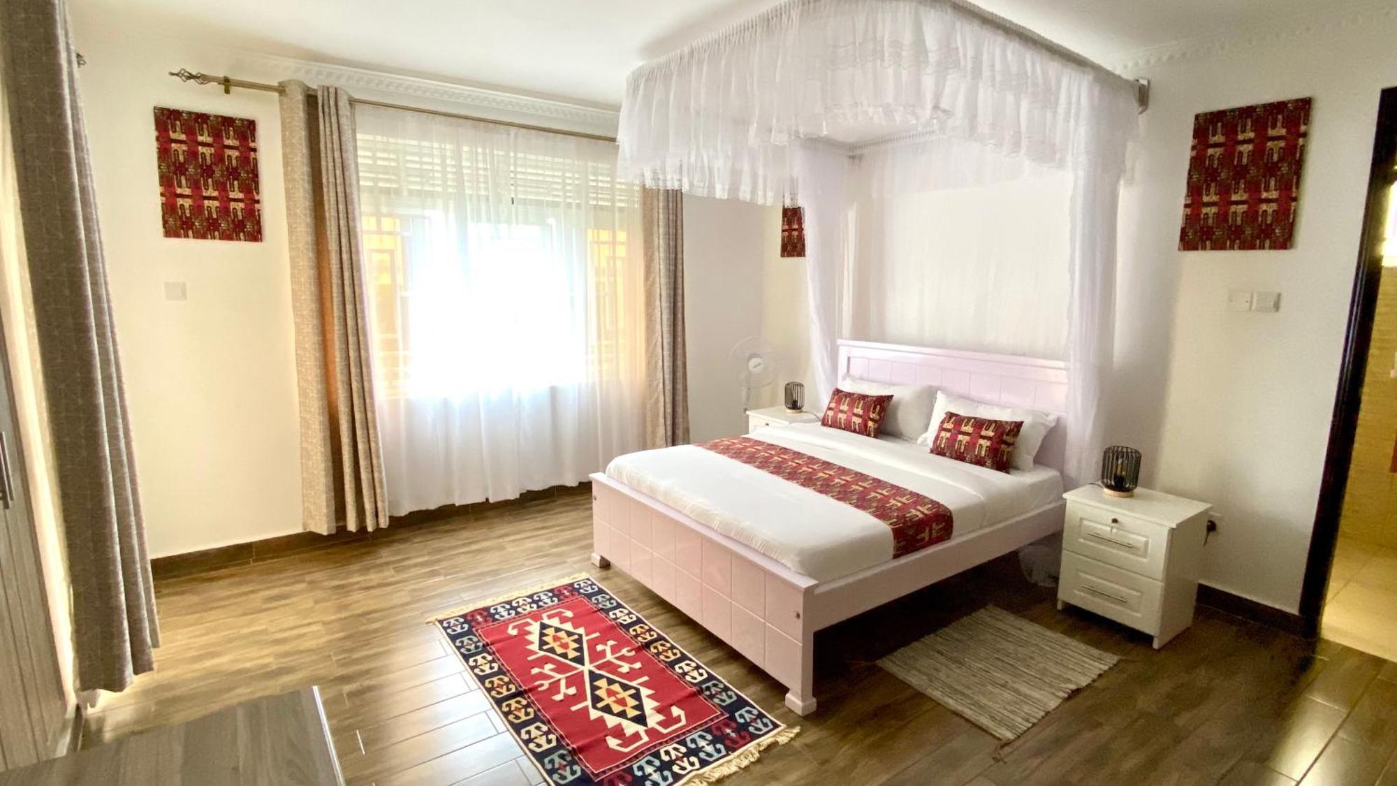 Nimaro Courts Hotel Entebbe Luaran gambar