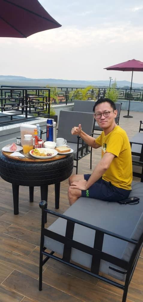 Nimaro Courts Hotel Entebbe Luaran gambar