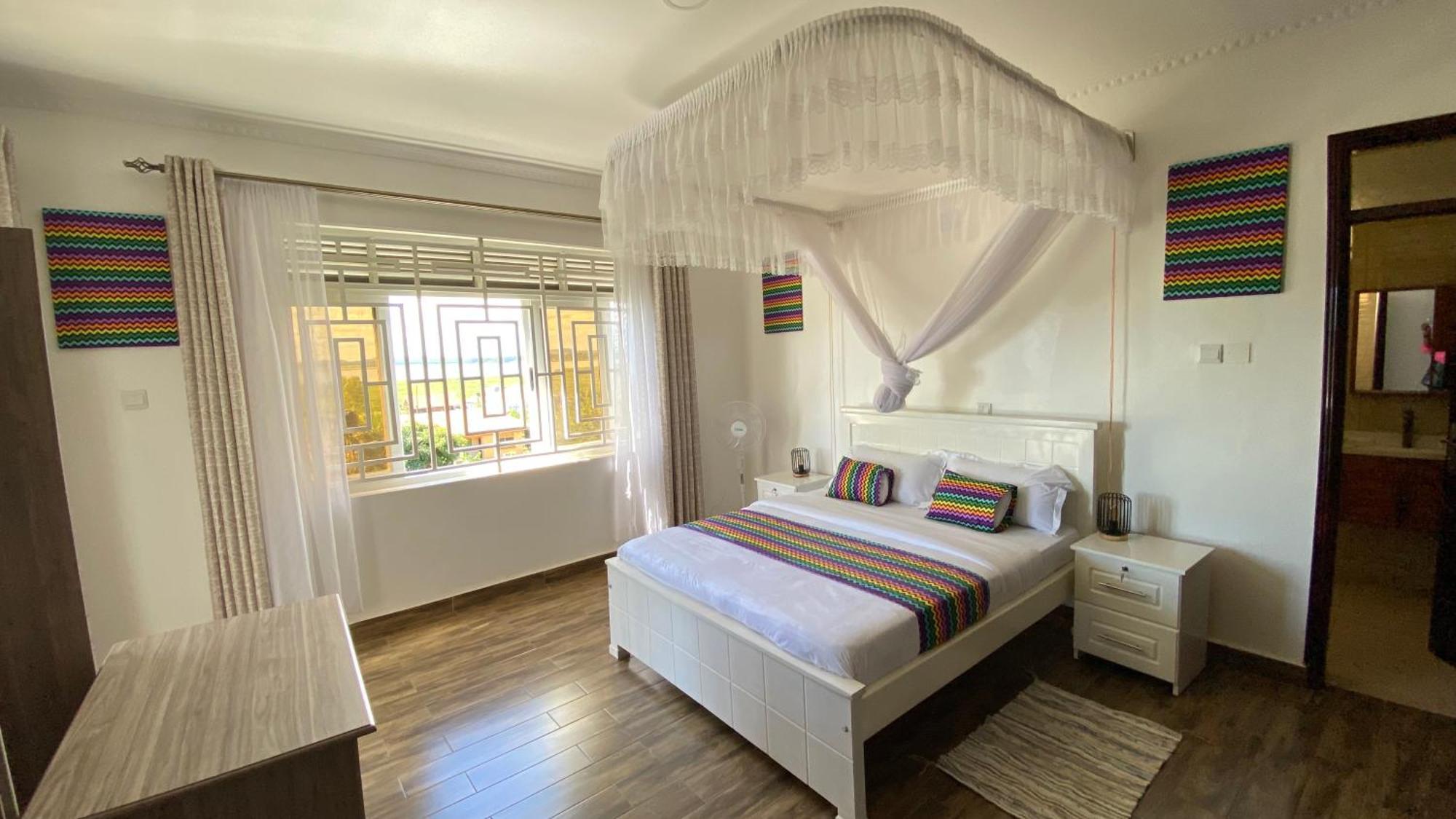 Nimaro Courts Hotel Entebbe Luaran gambar