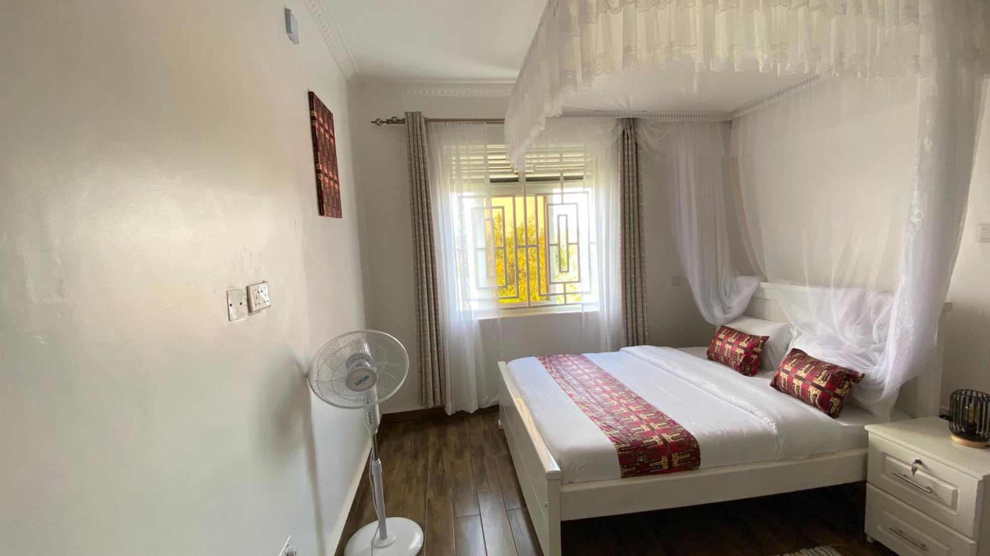 Nimaro Courts Hotel Entebbe Luaran gambar