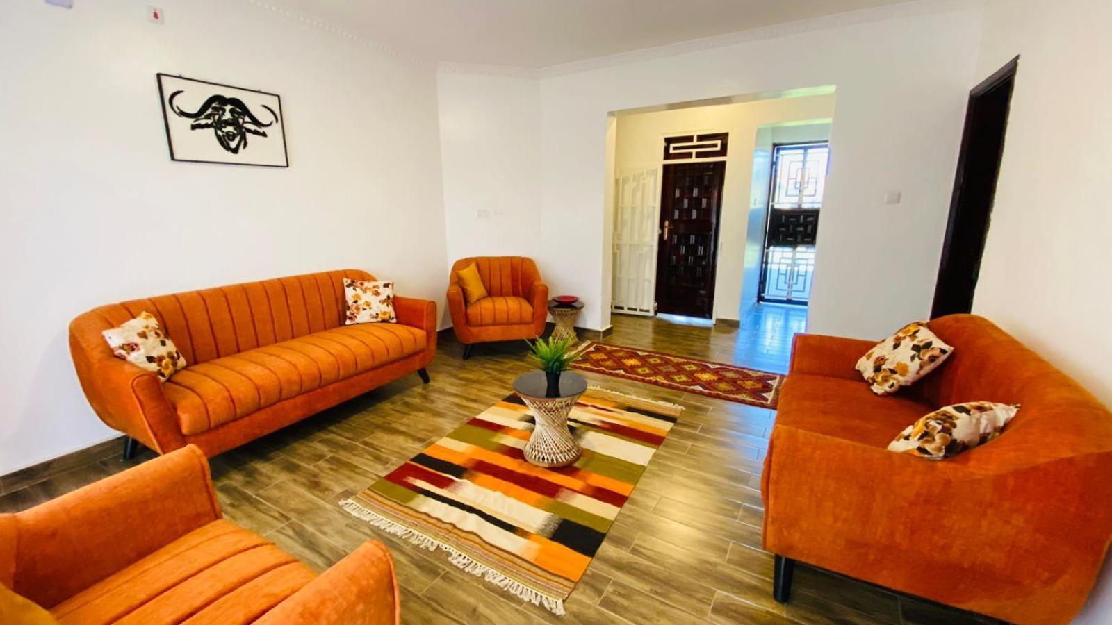 Nimaro Courts Hotel Entebbe Luaran gambar